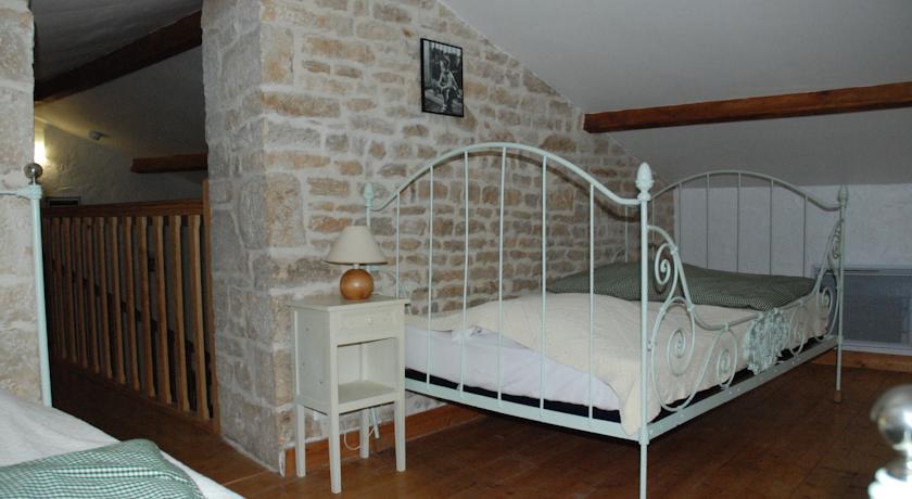 לינה וארוחת בוקר Mellé Couette Et Potager D'Antan חדר תמונה